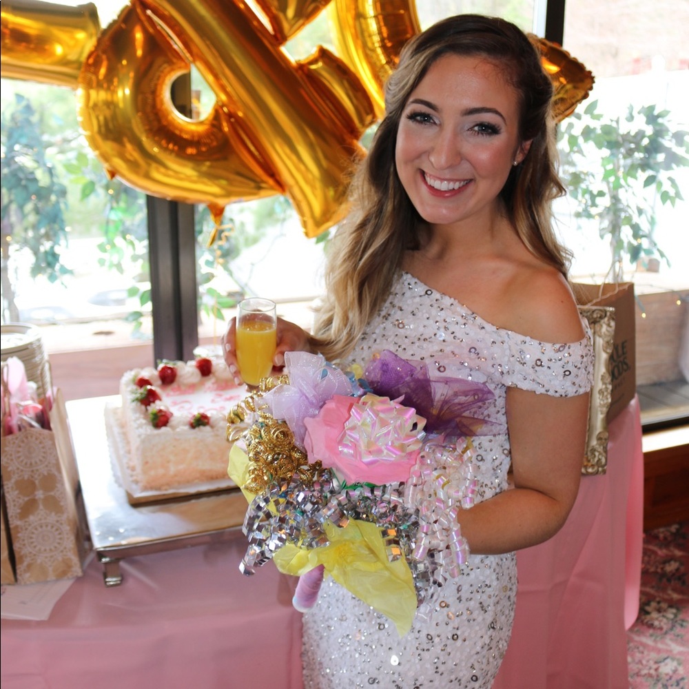 Meet your Posher, Laura